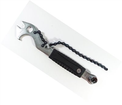 MULTIFUNCTIONAL WRENCH
